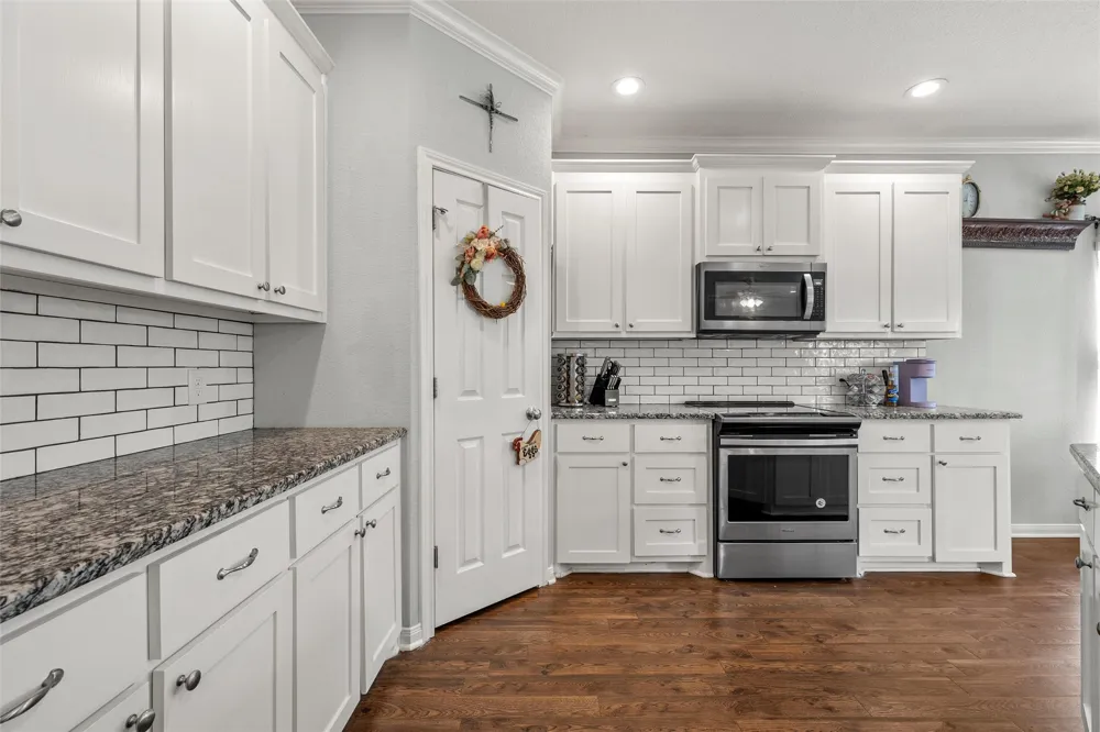 215 Greenbriar Street Robinson, TX 76706