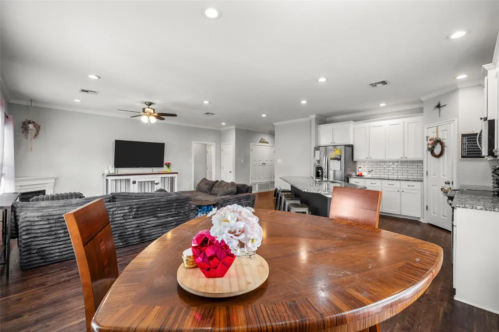 215 Greenbriar Street Robinson, TX 76706