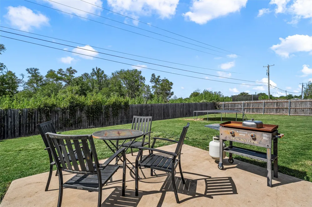 215 Greenbriar Street Robinson, TX 76706