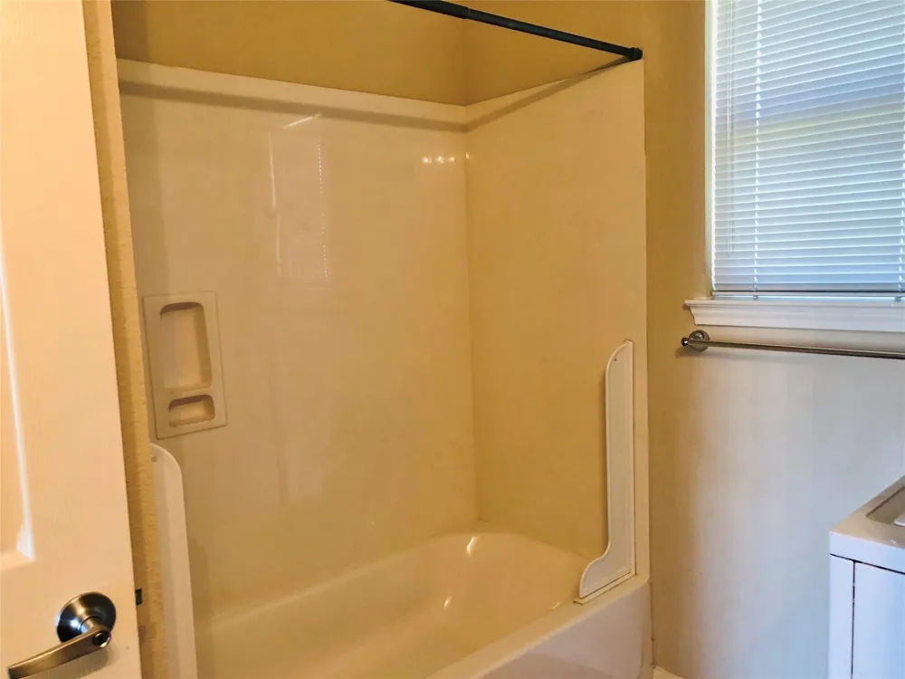 2512 S Houston Avenue #D Humble, TX 77396
