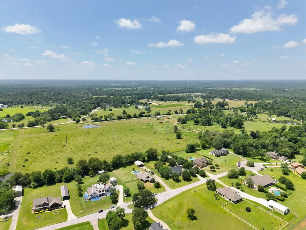 6605 Spring Branch Road Montgomery, TX 77316