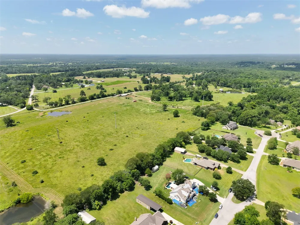 6605 Spring Branch Road Montgomery, TX 77316