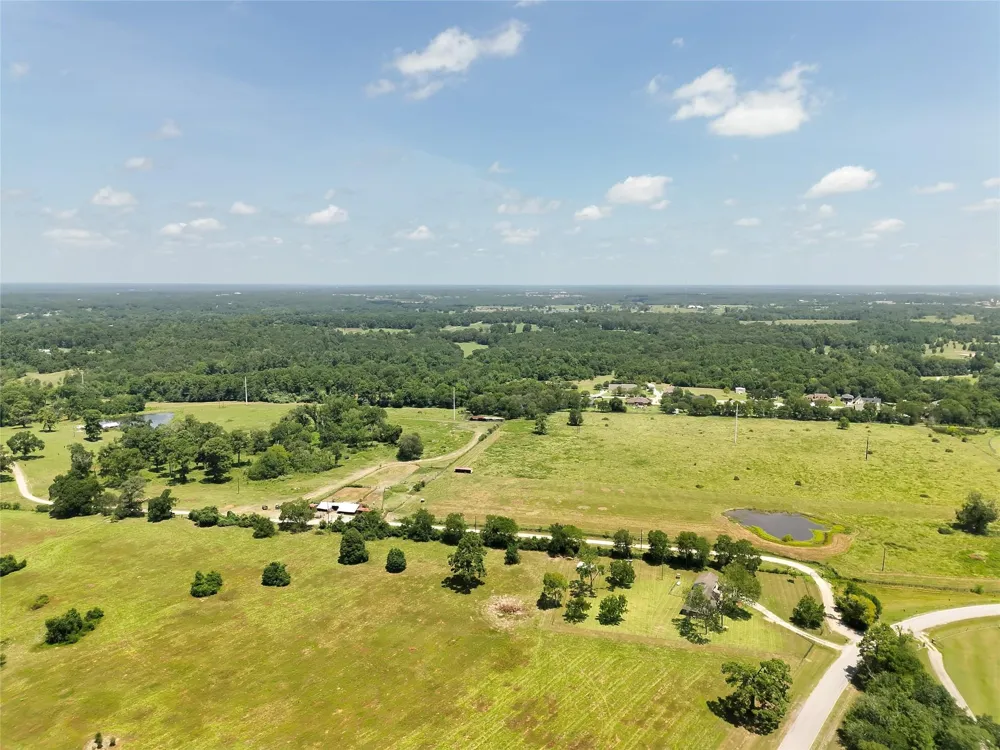 6605 Spring Branch Road Montgomery, TX 77316
