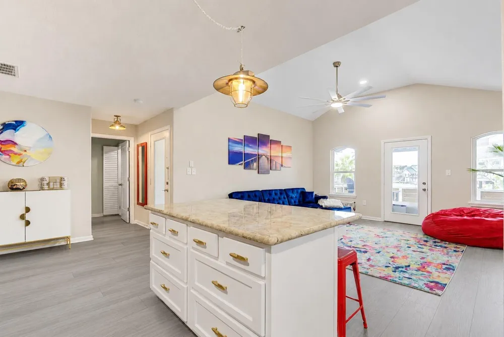 2108 Knollwood Street Kemah, TX 77565