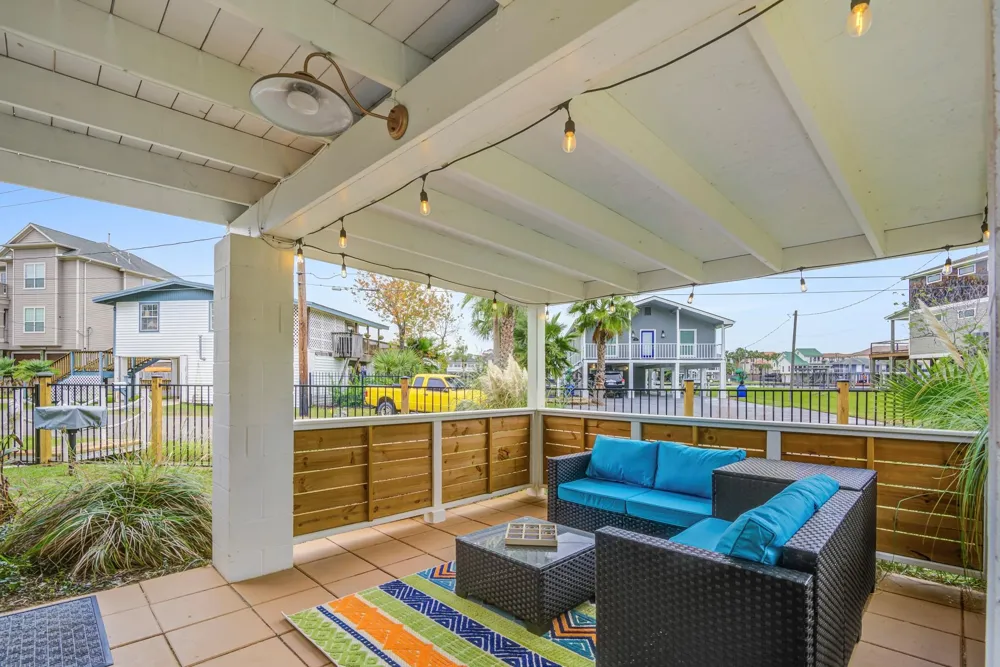 2108 Knollwood Street Kemah, TX 77565