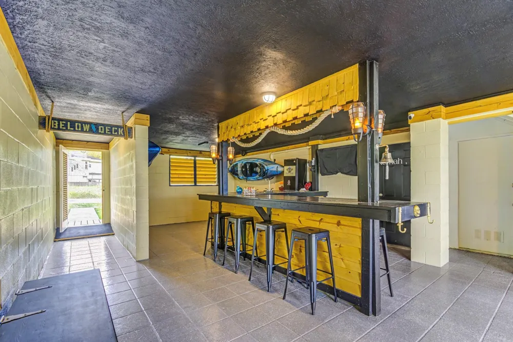 2108 Knollwood Street Kemah, TX 77565