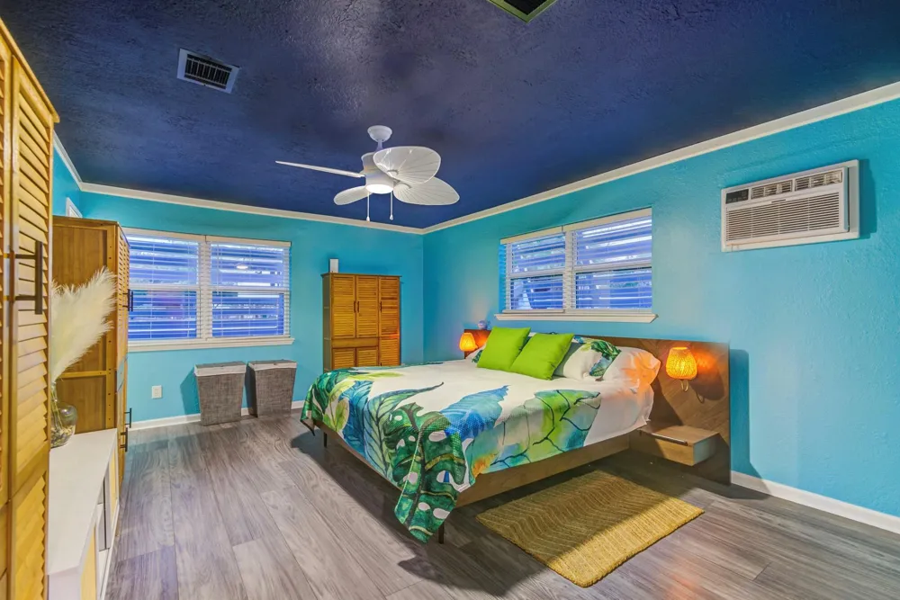 2108 Knollwood Street Kemah, TX 77565