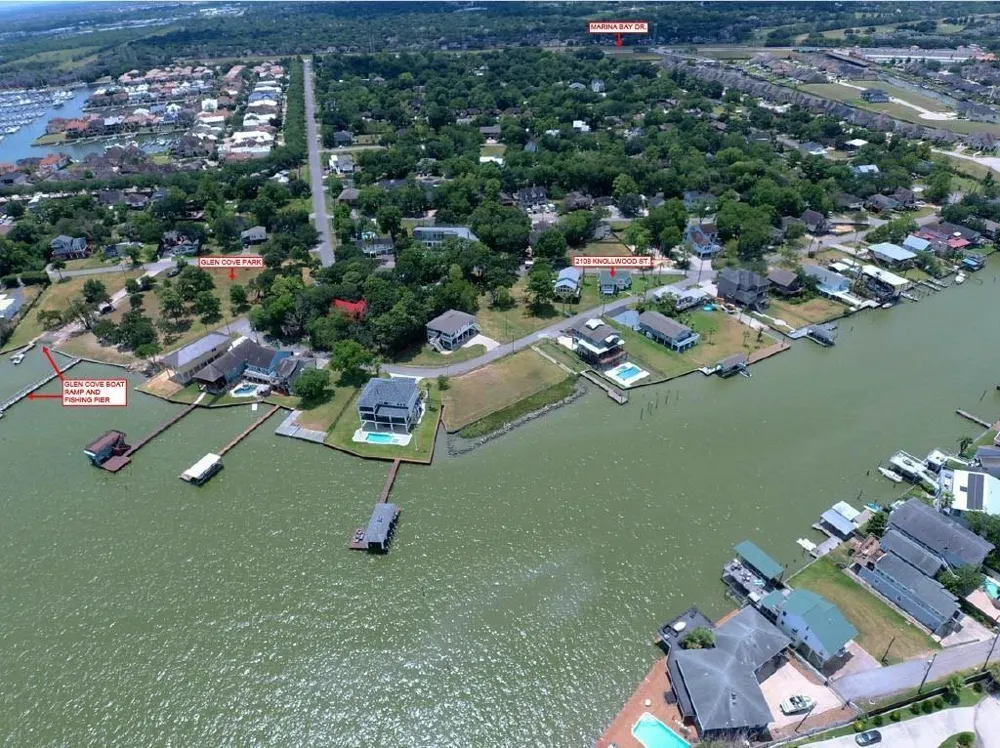 2108 Knollwood Street Kemah, TX 77565