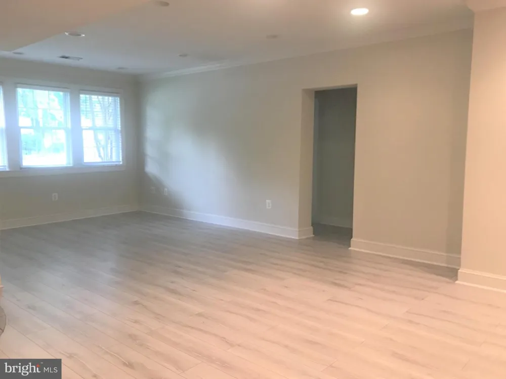 401 COMMONWEALTH AVENUE #20A Alexandria, VA 22301