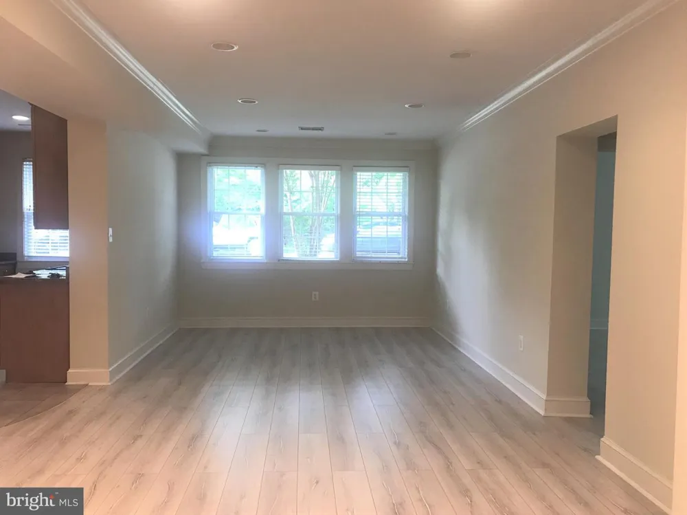 401 COMMONWEALTH AVENUE #20A Alexandria, VA 22301