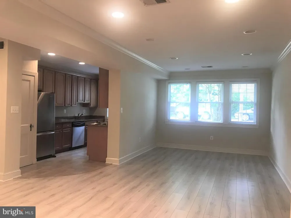 401 COMMONWEALTH AVENUE #20A Alexandria, VA 22301