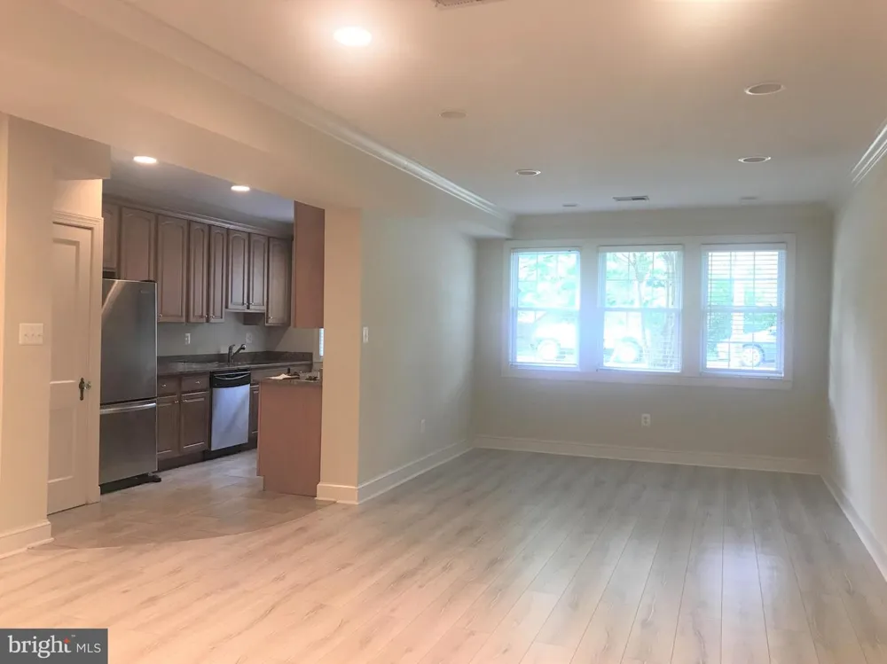 401 COMMONWEALTH AVENUE #20A Alexandria, VA 22301