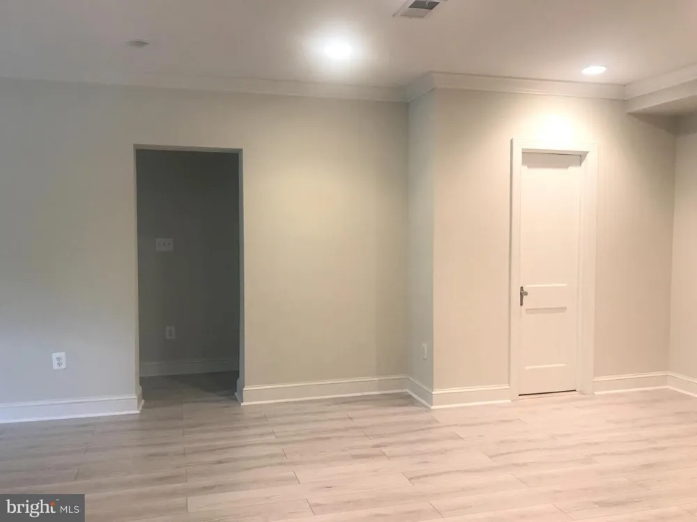 401 COMMONWEALTH AVENUE #20A Alexandria, VA 22301