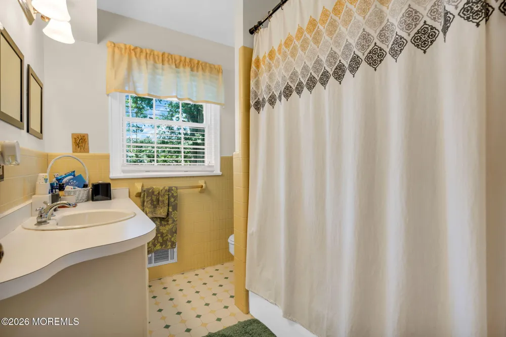 2 Lakeland Drive Matawan, NJ 07747