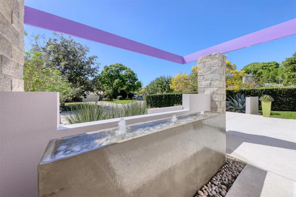 1556 EASTBROOK DRIVE Sarasota, FL 34231
