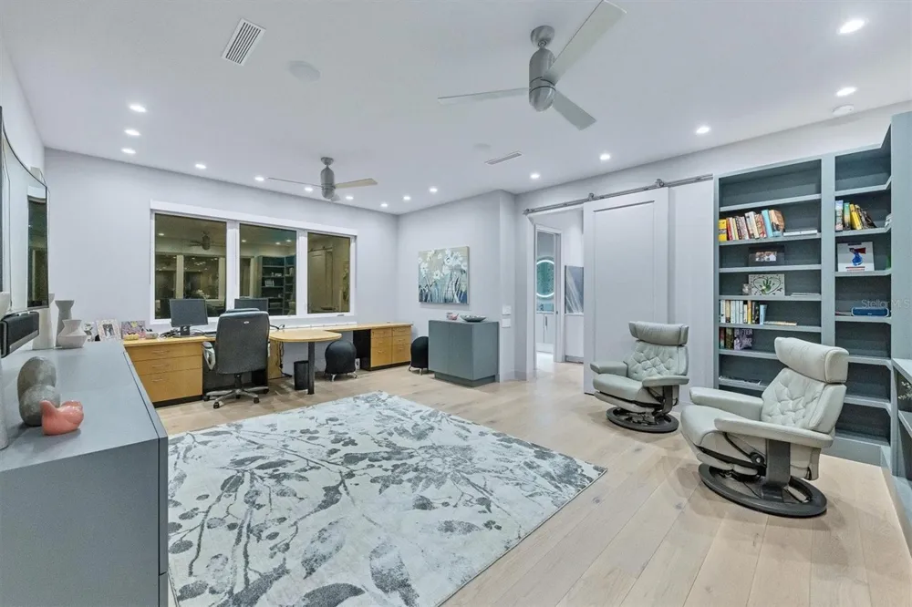 1556 EASTBROOK DRIVE Sarasota, FL 34231