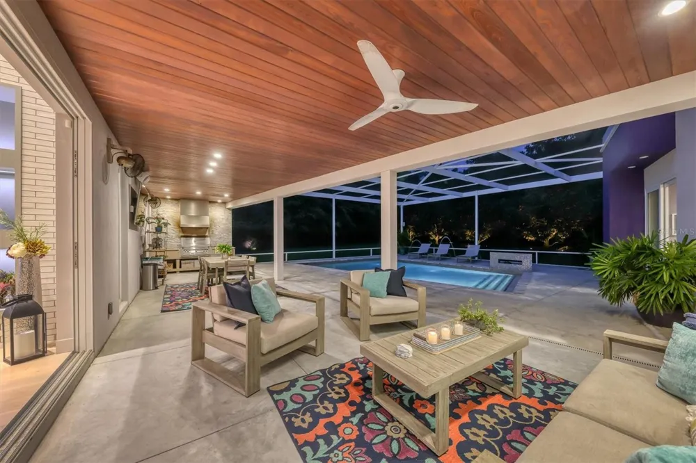 1556 EASTBROOK DRIVE Sarasota, FL 34231