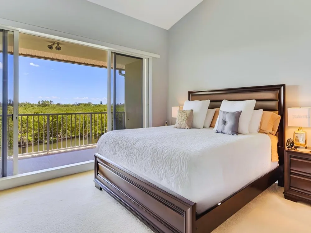 3248 MANGROVE POINT DRIVE Ruskin, FL 33570