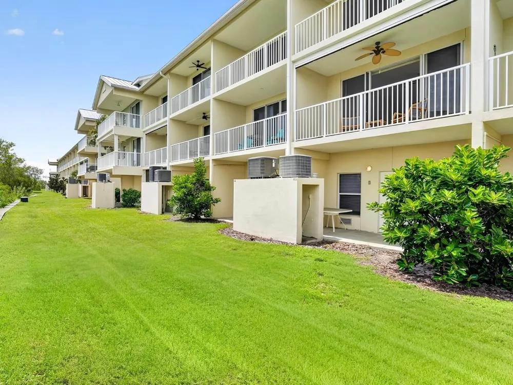 3248 MANGROVE POINT DRIVE Ruskin, FL 33570