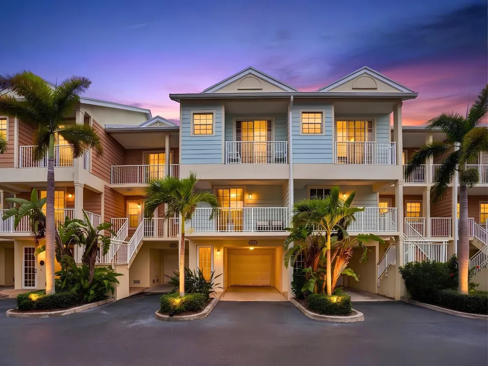 3248 MANGROVE POINT DRIVE Ruskin, FL 33570