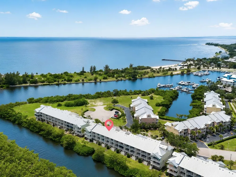 3248 MANGROVE POINT DRIVE Ruskin, FL 33570
