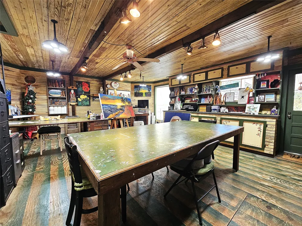 1105 Fm 39 S Donie, TX 75838