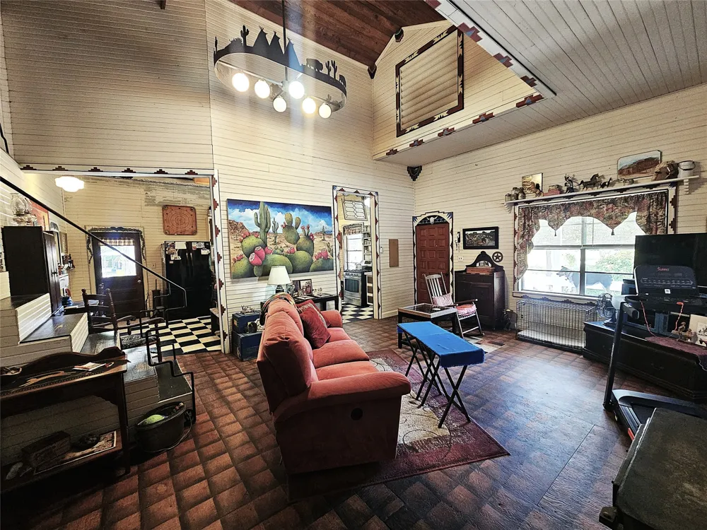 1105 Fm 39 S Donie, TX 75838