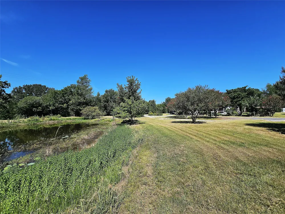 1105 Fm 39 S Donie, TX 75838