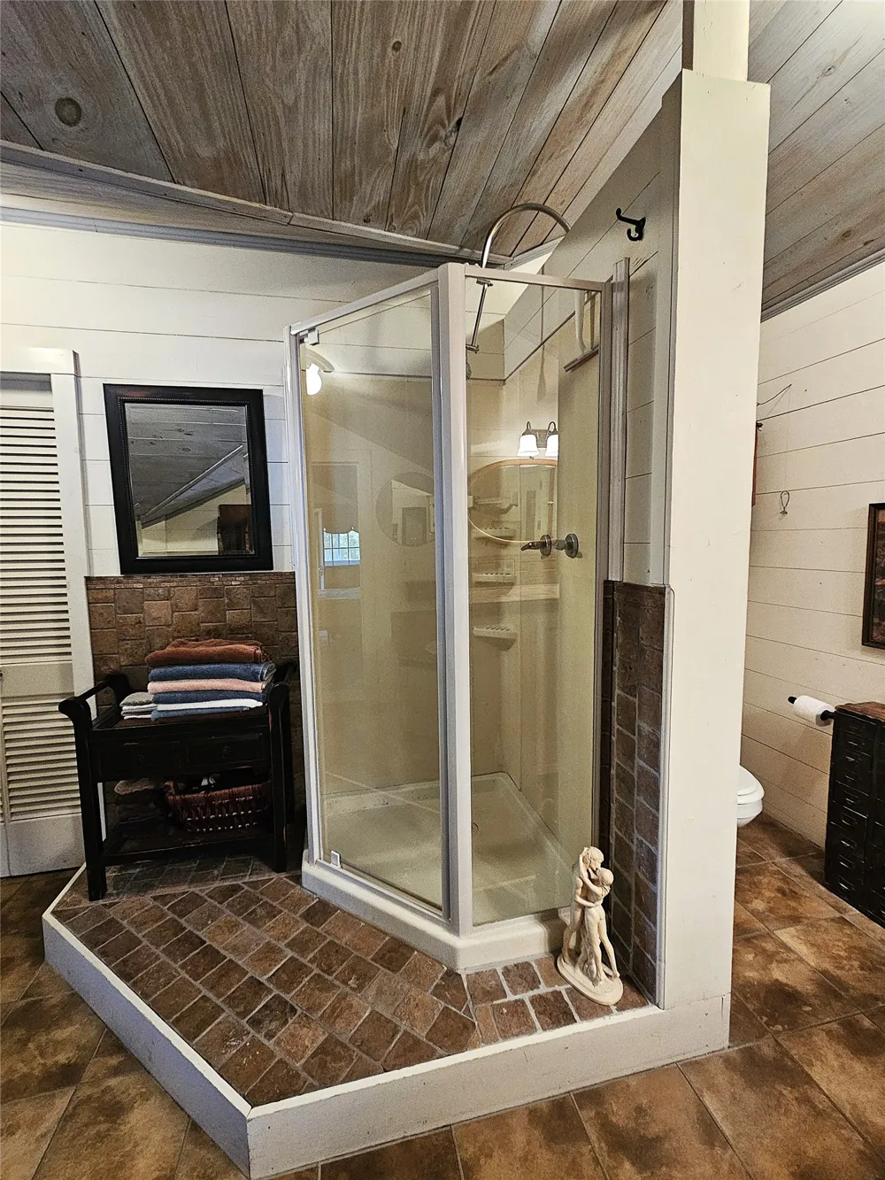 1105 Fm 39 S Donie, TX 75838