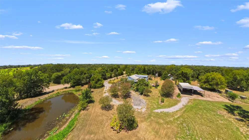 1105 Fm 39 S Donie, TX 75838
