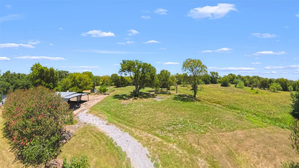 1105 Fm 39 S Donie, TX 75838