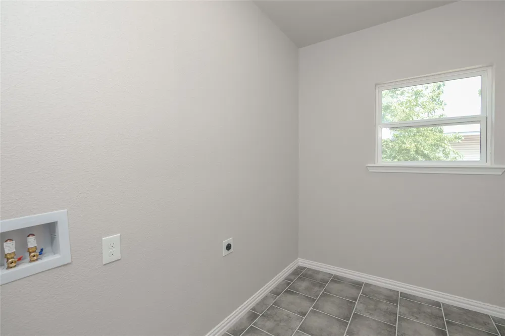 404 Campbell Street Bowie, TX 76230
