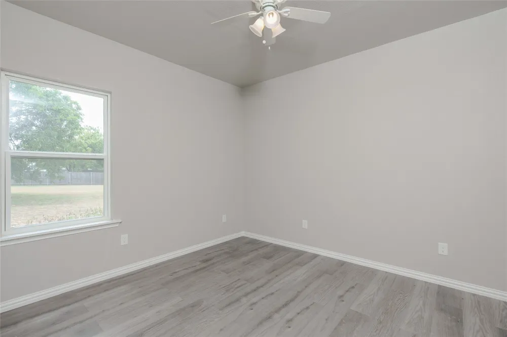 404 Campbell Street Bowie, TX 76230
