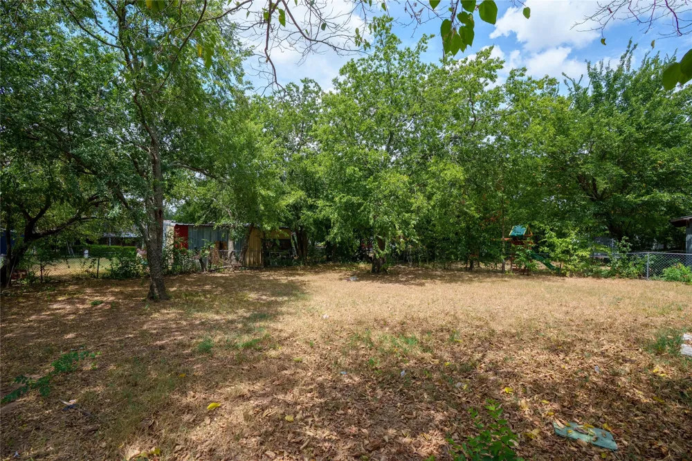 404 Campbell Street Bowie, TX 76230