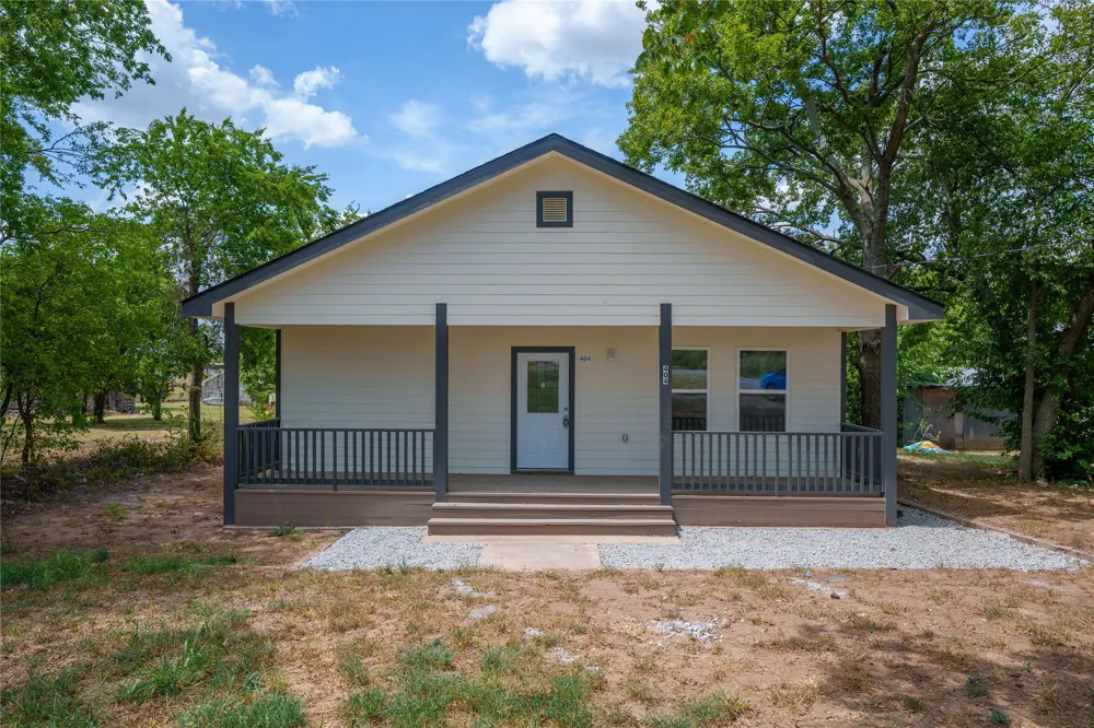 404 Campbell Street Bowie, TX 76230