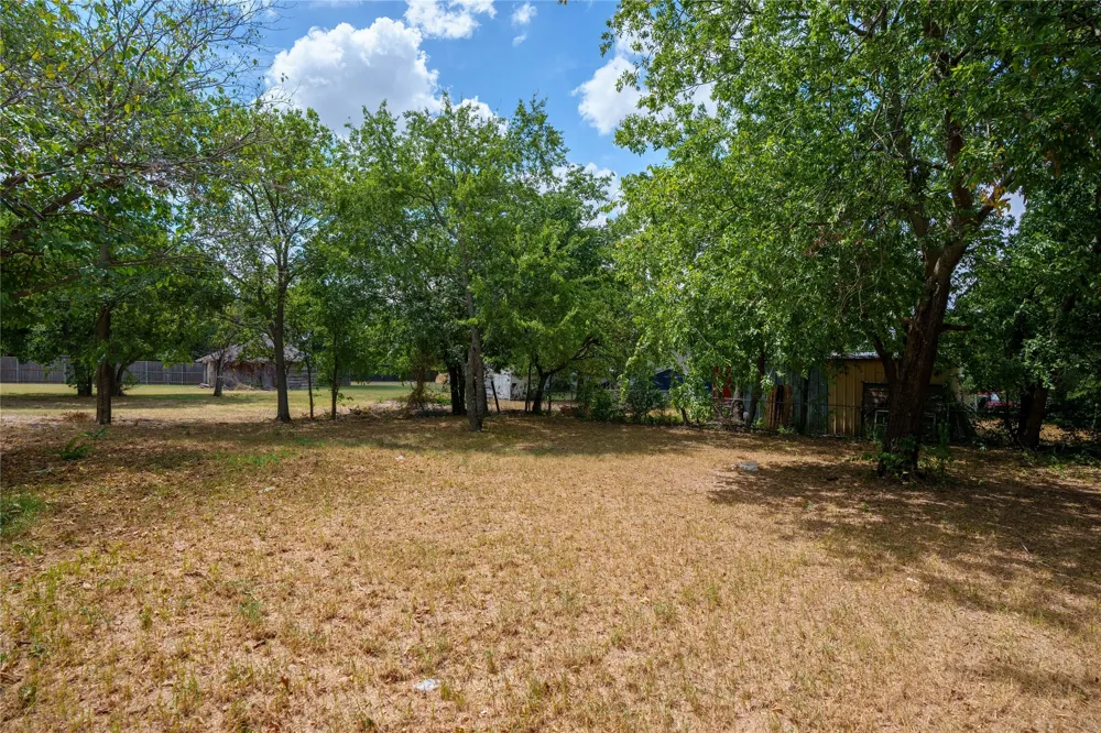 404 Campbell Street Bowie, TX 76230