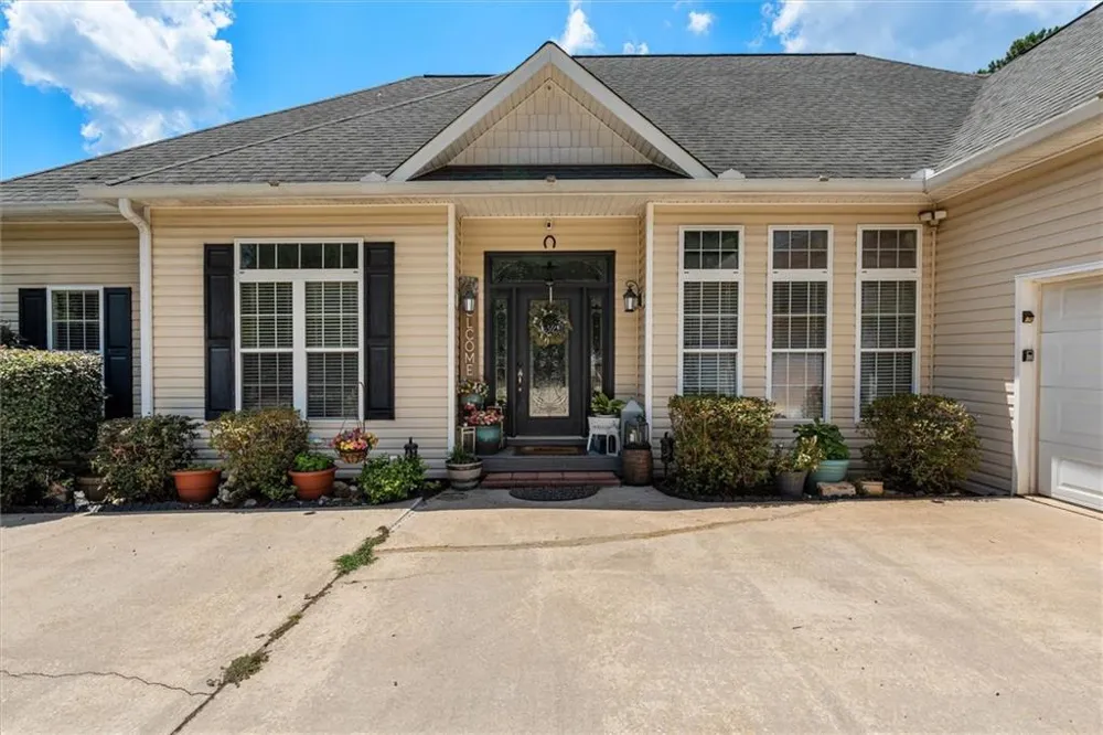 900 Old Four Notch Road Whitesburg, GA 30185