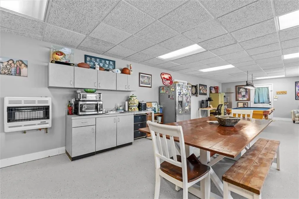 900 Old Four Notch Road Whitesburg, GA 30185