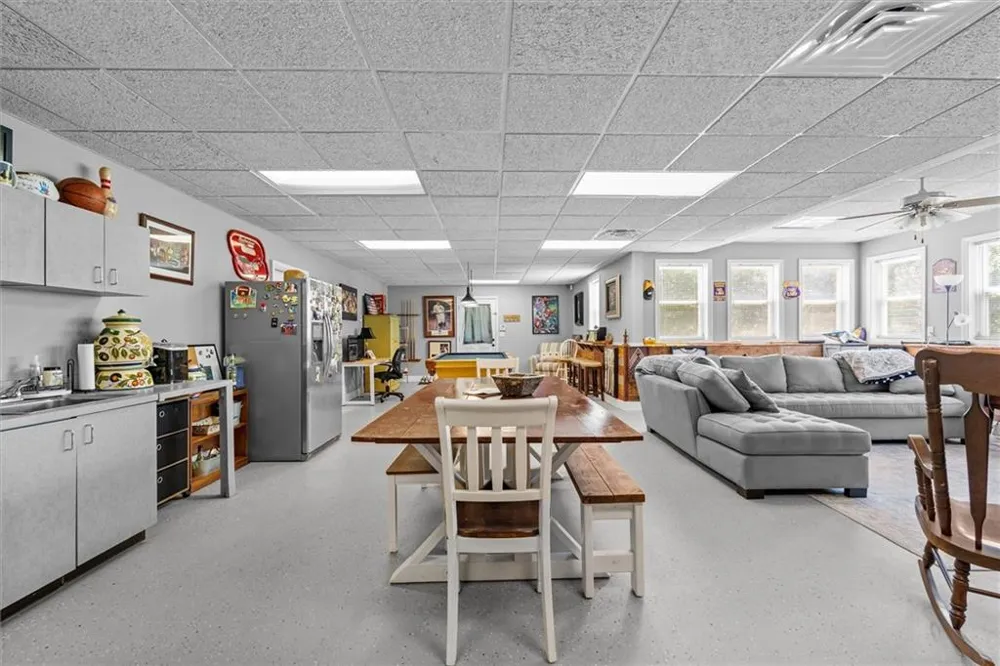 900 Old Four Notch Road Whitesburg, GA 30185