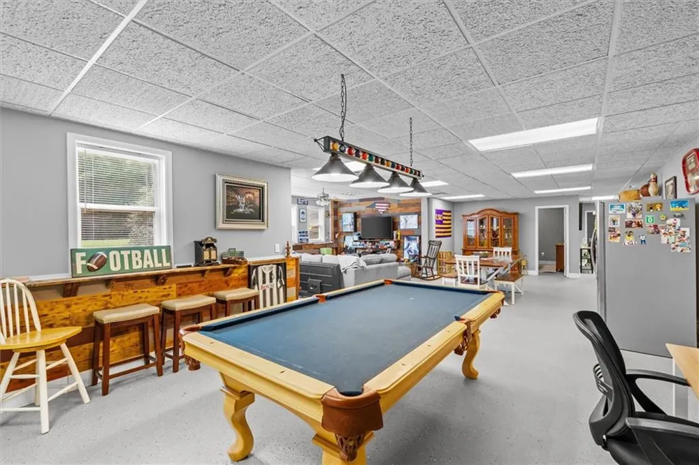 900 Old Four Notch Road Whitesburg, GA 30185