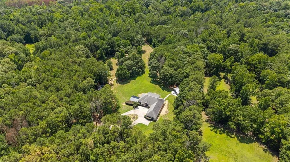 900 Old Four Notch Road Whitesburg, GA 30185