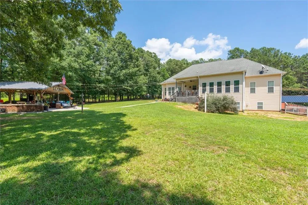 900 Old Four Notch Road Whitesburg, GA 30185