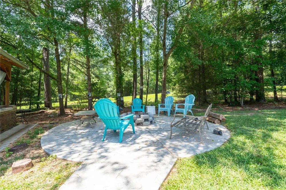 900 Old Four Notch Road Whitesburg, GA 30185