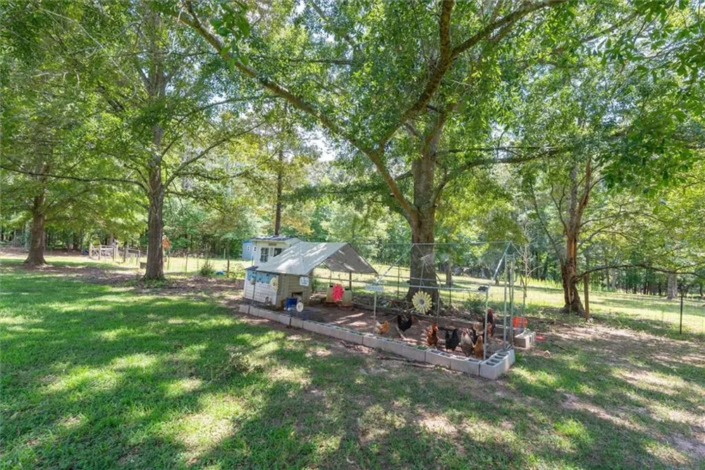 900 Old Four Notch Road Whitesburg, GA 30185