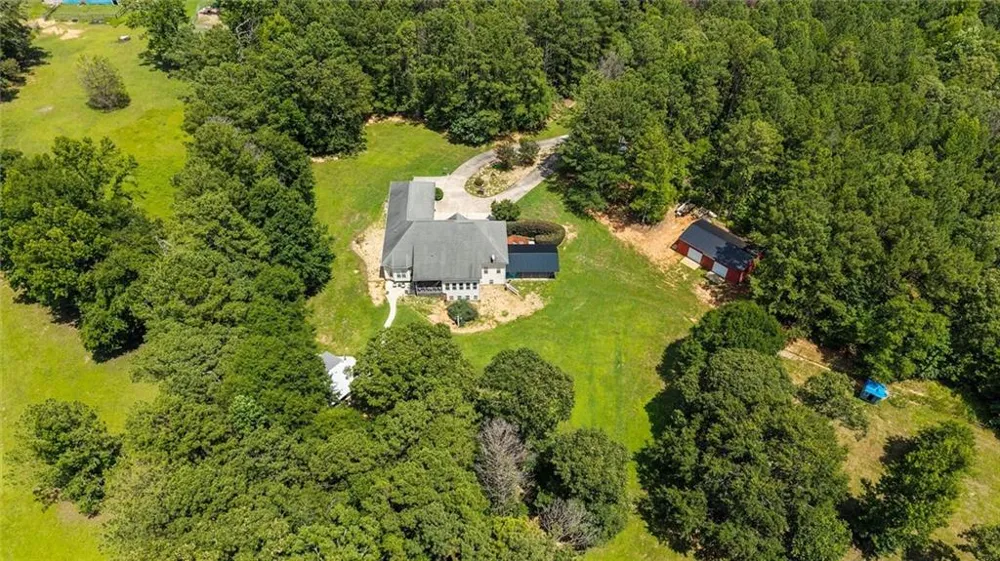 900 Old Four Notch Road Whitesburg, GA 30185