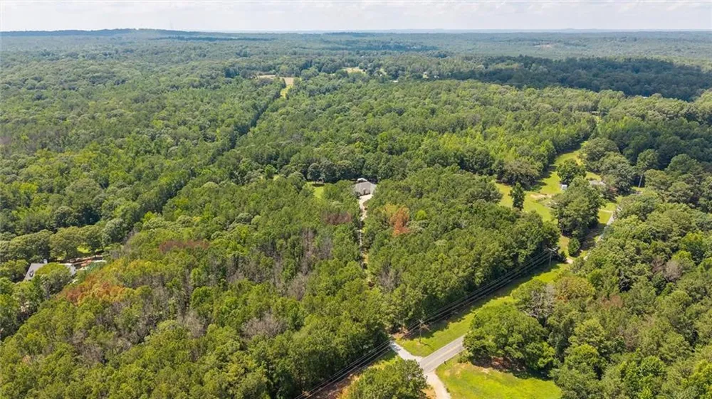 900 Old Four Notch Road Whitesburg, GA 30185