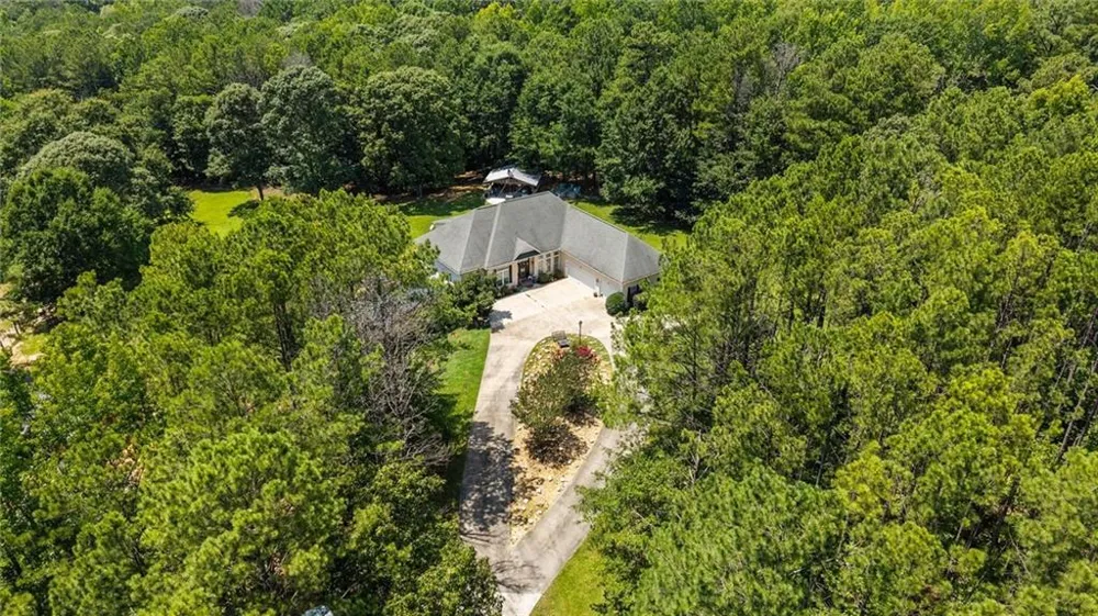 900 Old Four Notch Road Whitesburg, GA 30185
