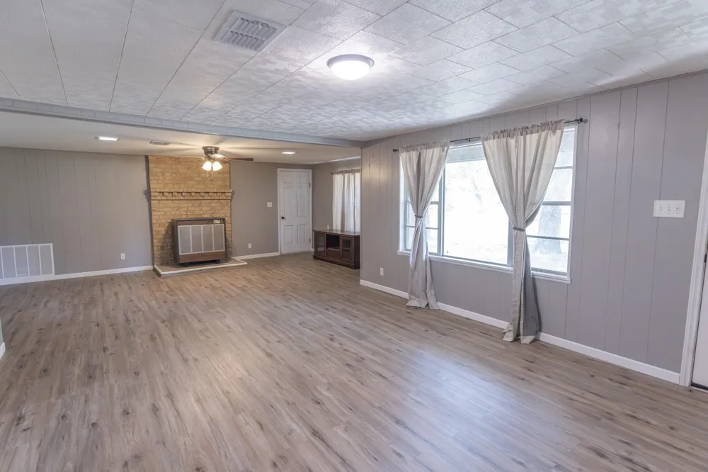 1130 County Road 1g Hallettsville, TX 77964