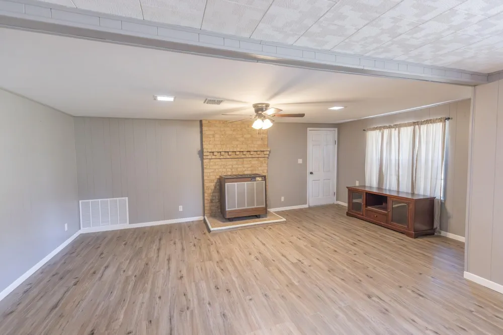 1130 County Road 1g Hallettsville, TX 77964