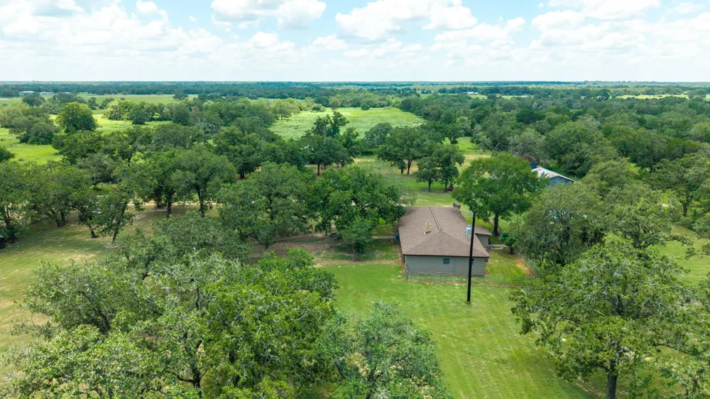 1130 County Road 1g Hallettsville, TX 77964